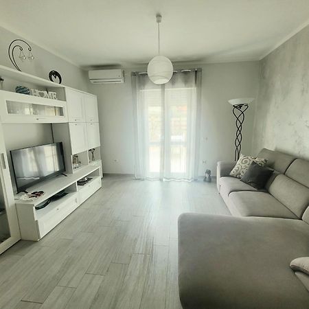 Appartamento La Casa Di Fiona Quartu SantʼElena Esterno foto